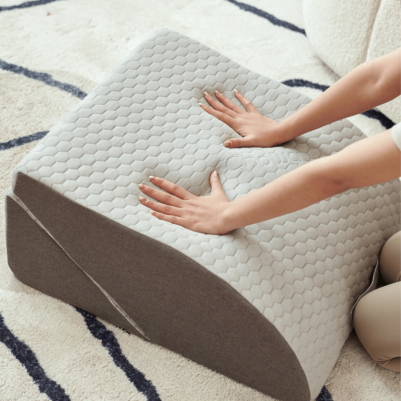 หมอนรองขา - Chowa